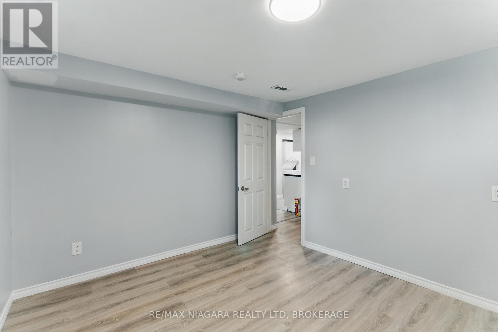 Lower - 290 Scholfield Avenue S, Welland, Ontario  L3B 1N8 - Photo 10 - X12202086