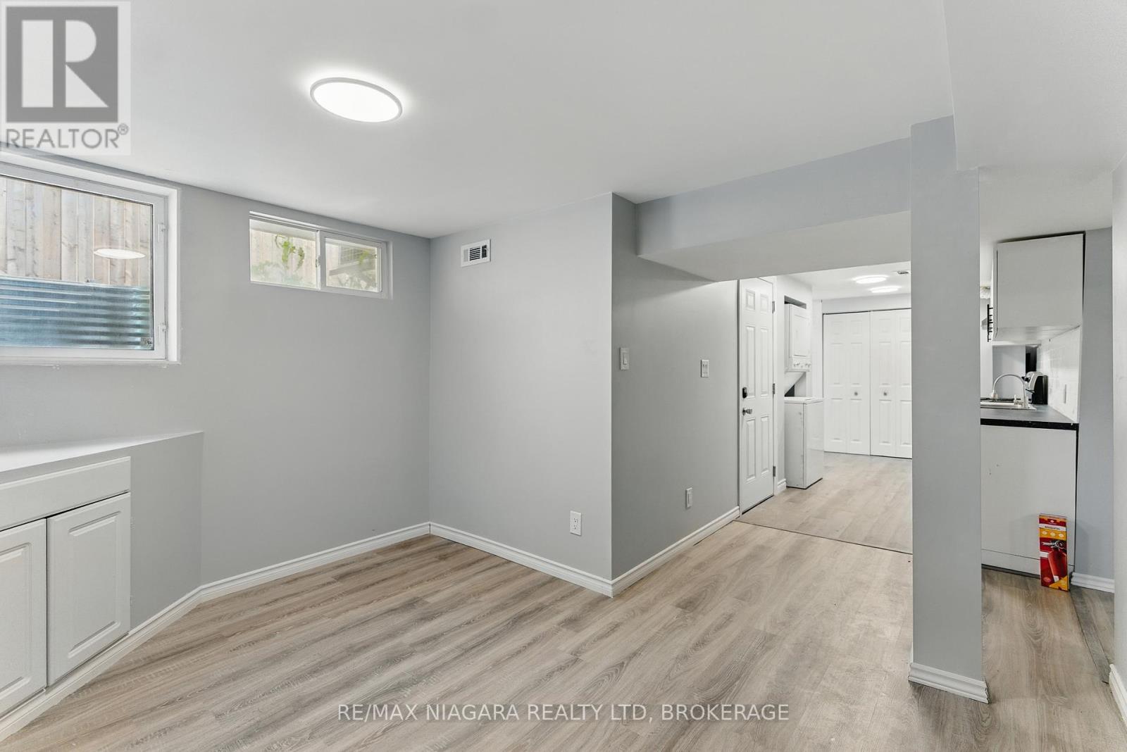 Lower - 290 Scholfield Avenue S, Welland, Ontario  L3B 1N8 - Photo 4 - X12202086