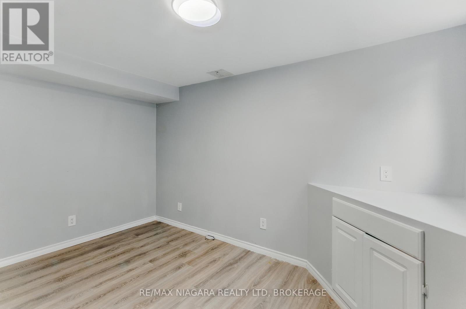 Lower - 290 Scholfield Avenue S, Welland, Ontario  L3B 1N8 - Photo 5 - X12202086