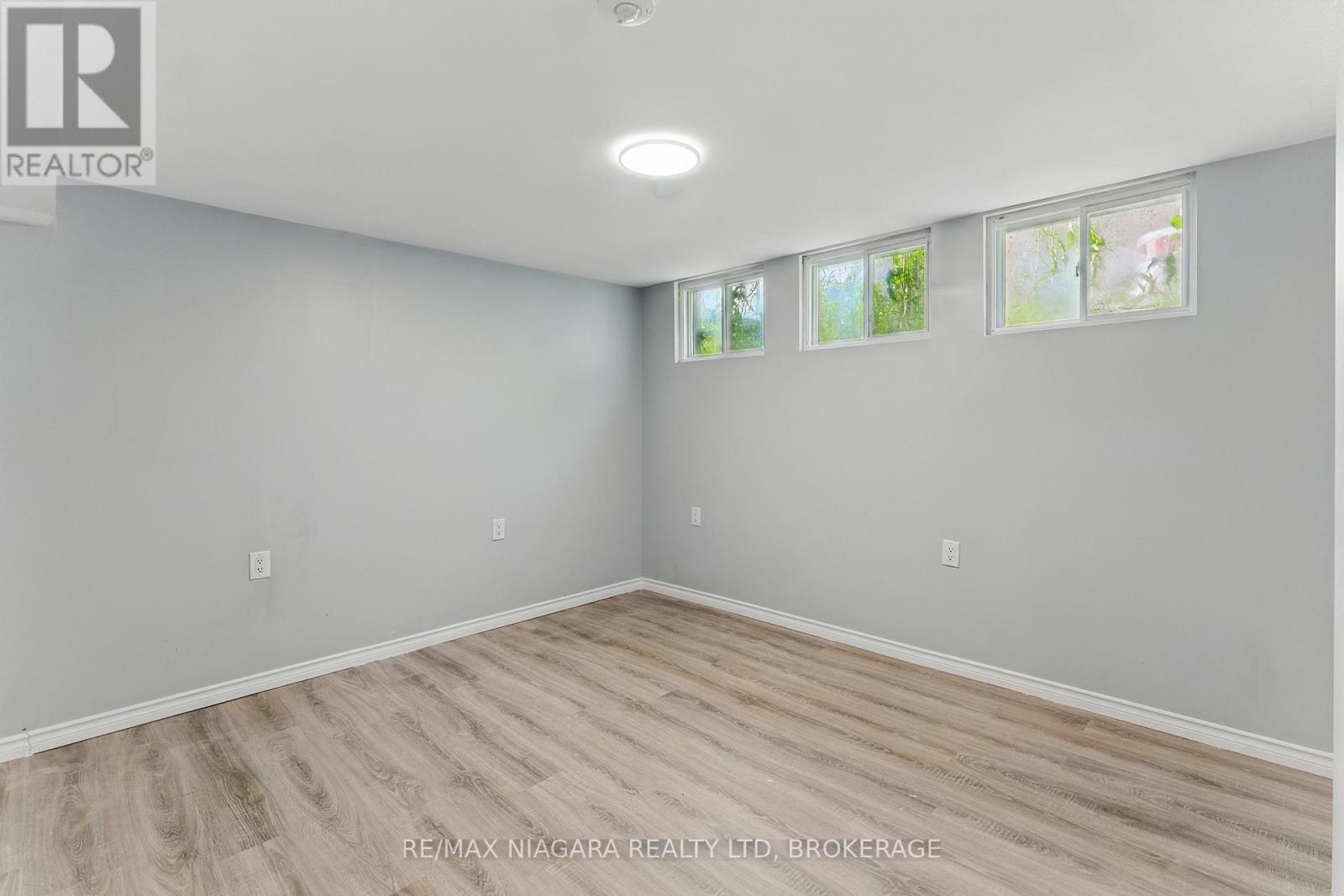 Lower - 290 Scholfield Avenue S, Welland, Ontario  L3B 1N8 - Photo 6 - X12202086