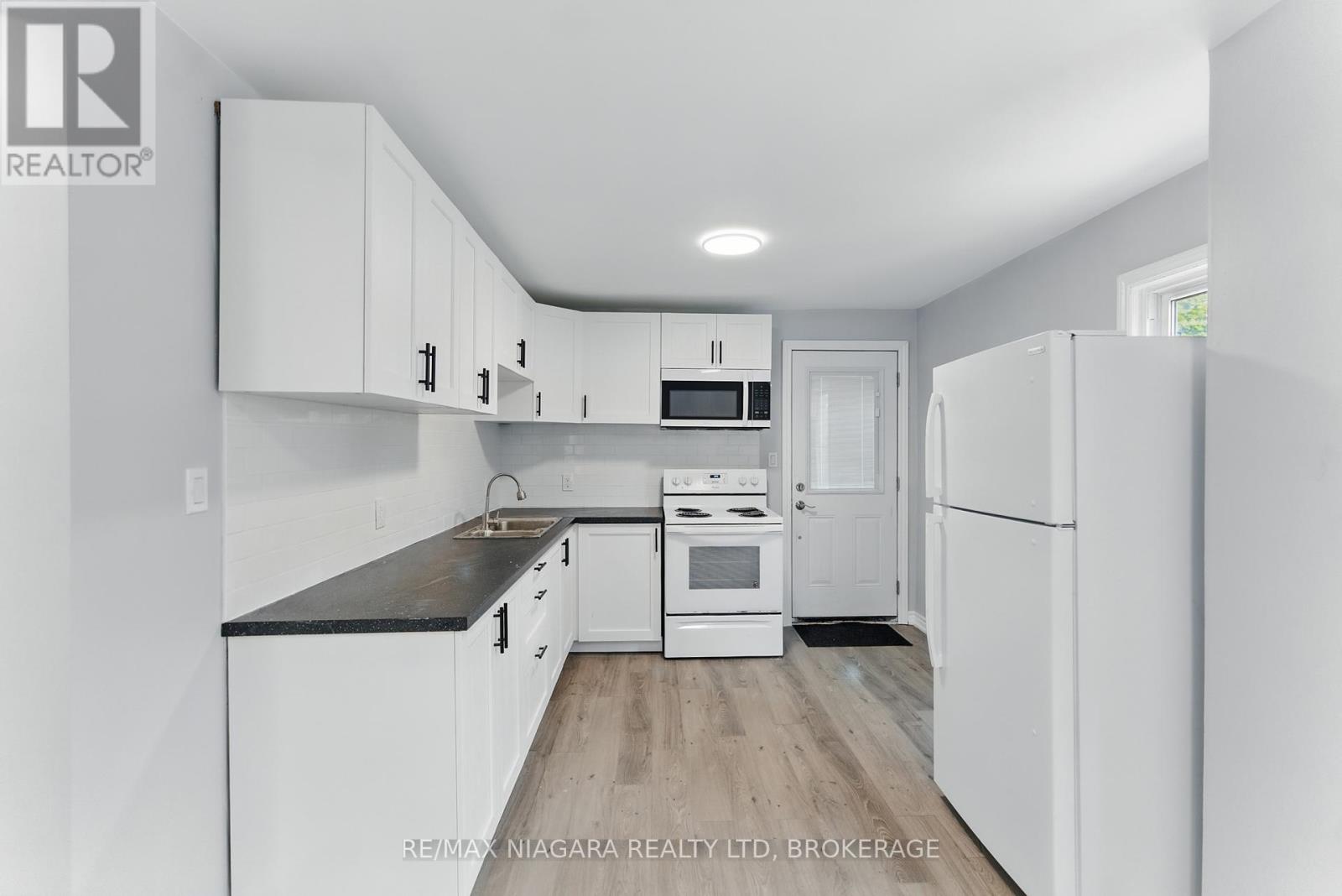 MAIN - 290 SCHOLFIELD AVENUE S, welland (lincoln/crowland), Ontario