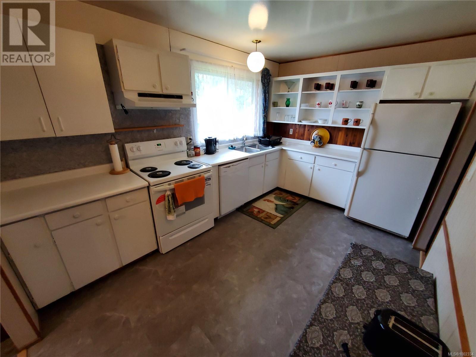 Property at 860 Jewitt Dr image 4