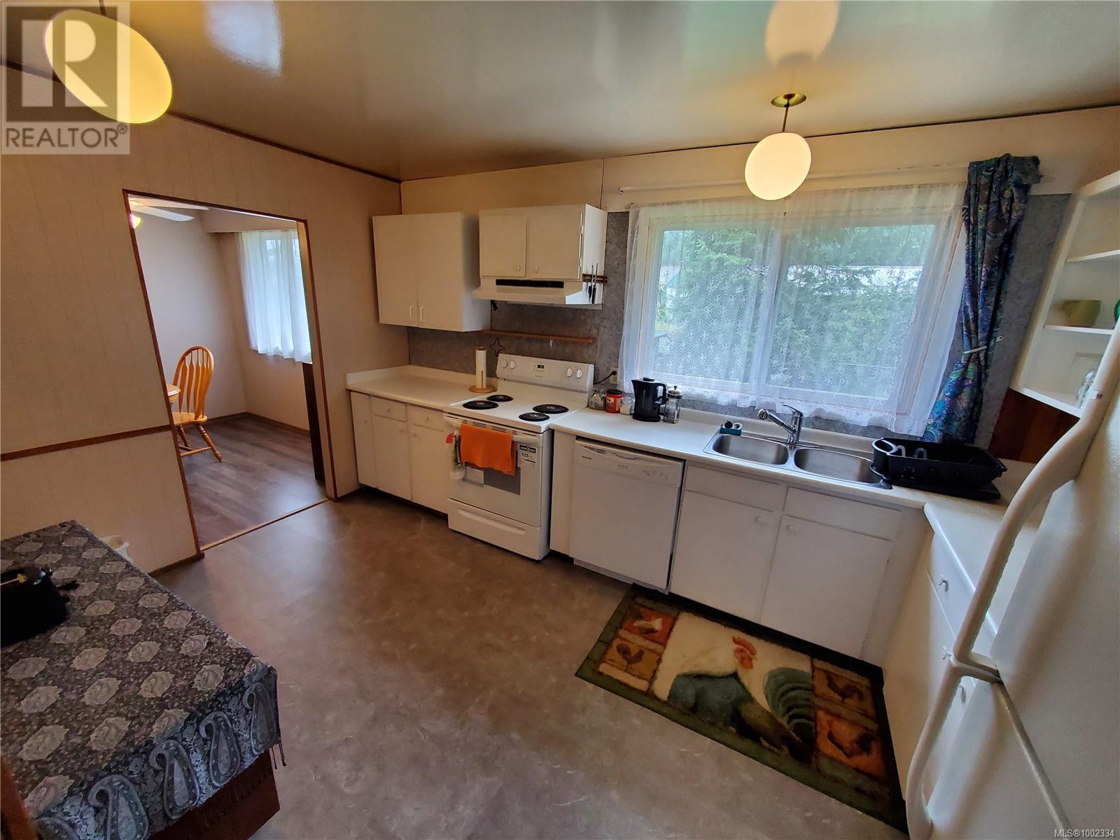 Property at 860 Jewitt Dr image 5