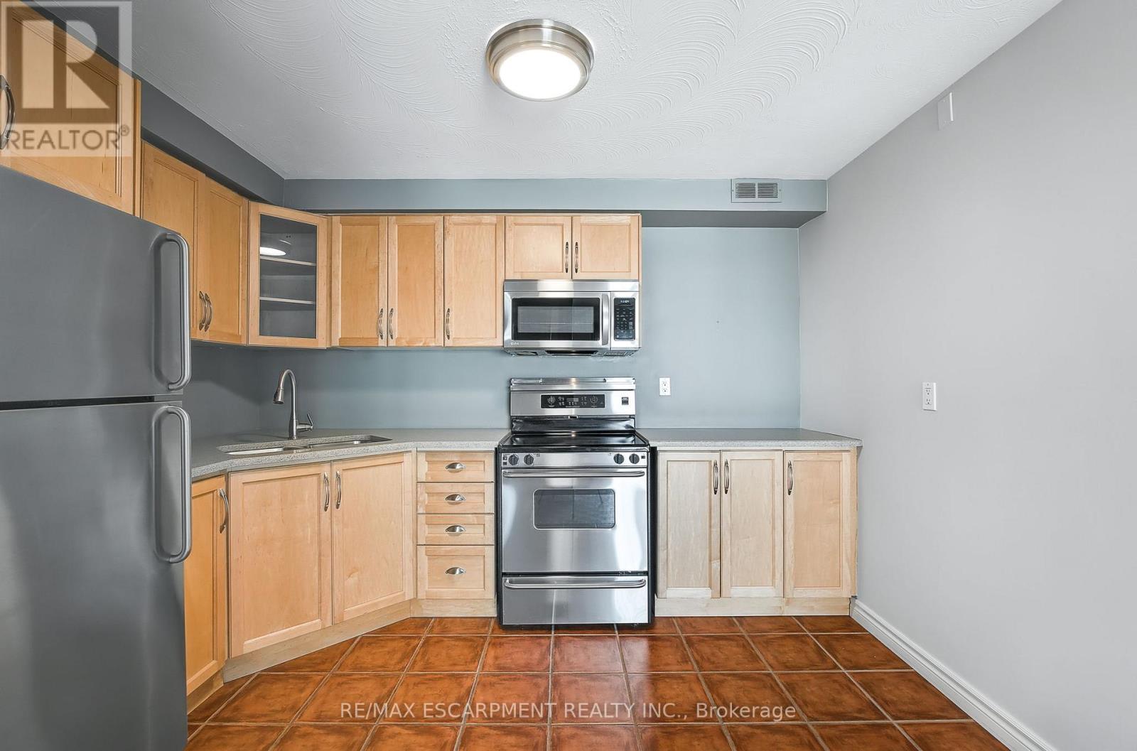 708 - 8 Woodman Drive S, Hamilton, Ontario  L8K 4C9 - Photo 11 - X12198668