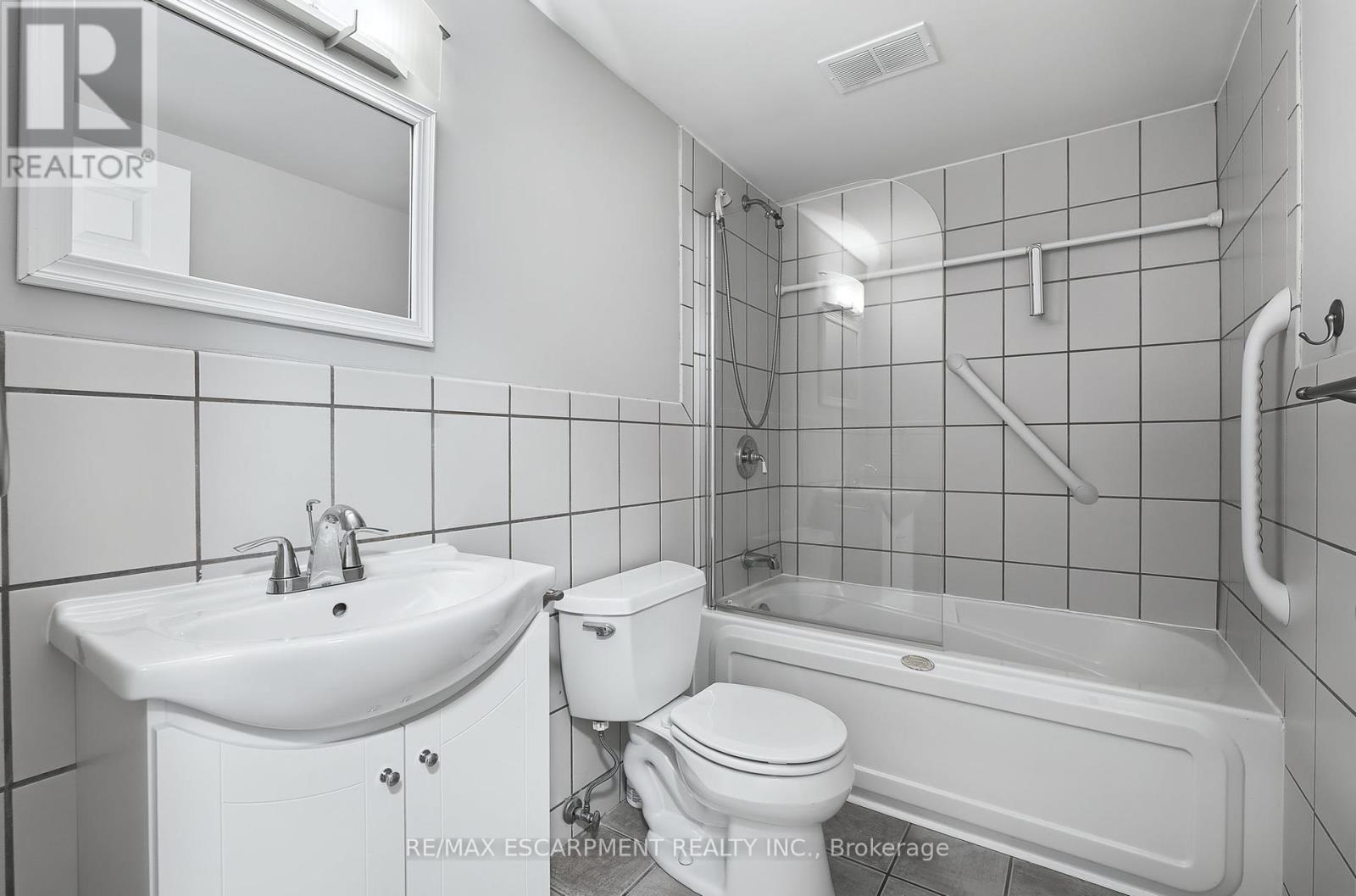 708 - 8 Woodman Drive S, Hamilton, Ontario  L8K 4C9 - Photo 15 - X12198668