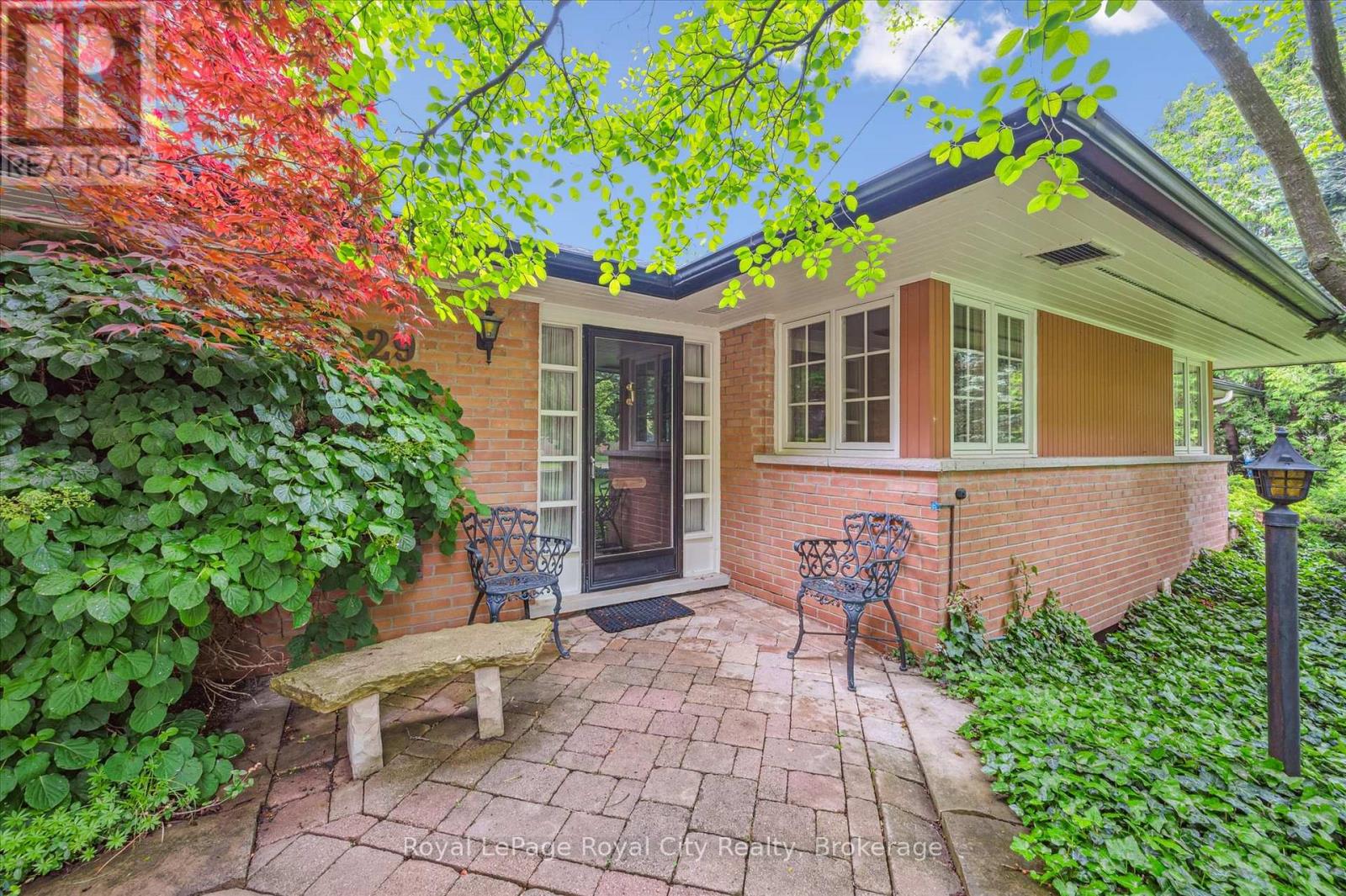29 Lynwood Place, Guelph, Ontario N1G 2V9 - Photo 8 - X12202033