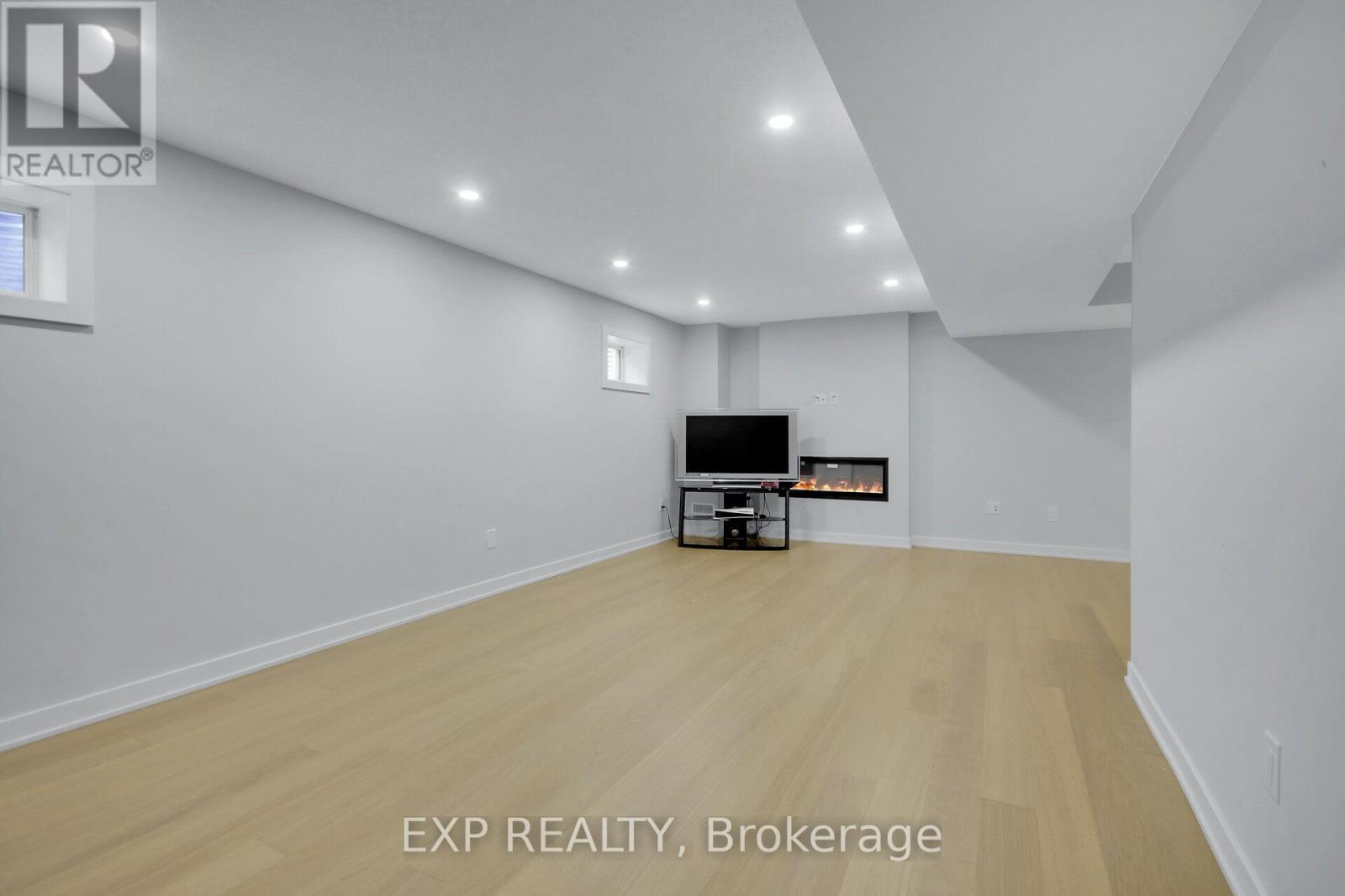 2021 Elevation Road, Ottawa, Ontario  K2J 6W6 - Photo 39 - X12201927