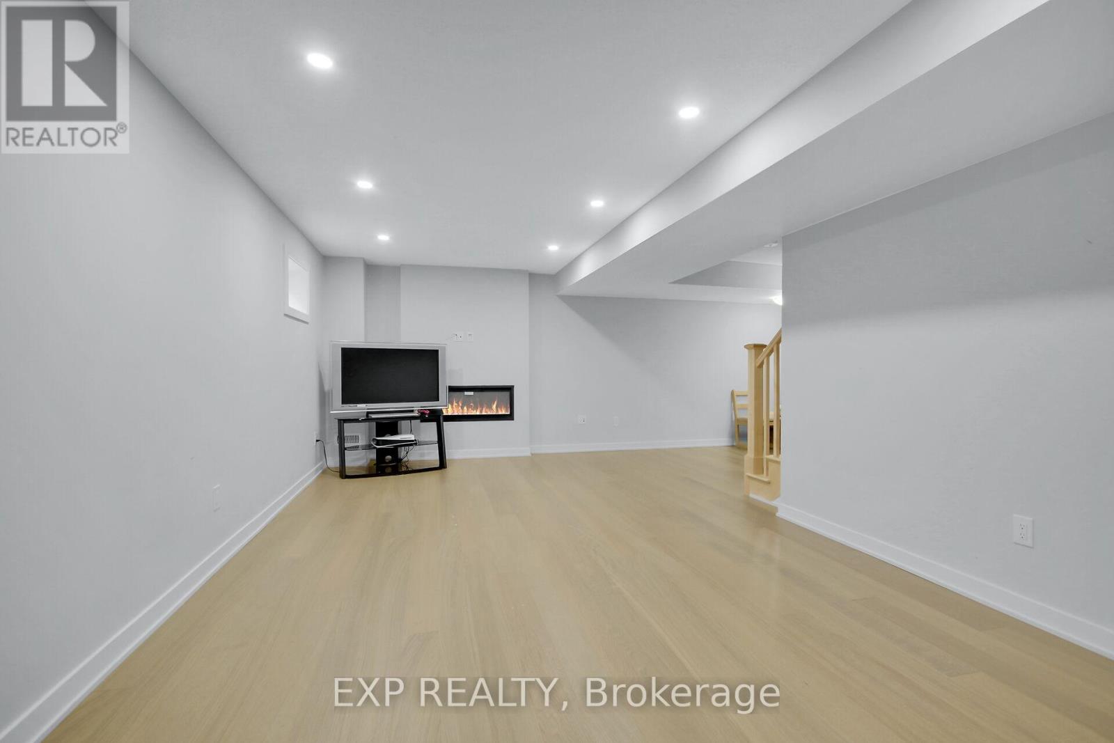 2021 Elevation Road, Ottawa, Ontario  K2J 6W6 - Photo 40 - X12201927