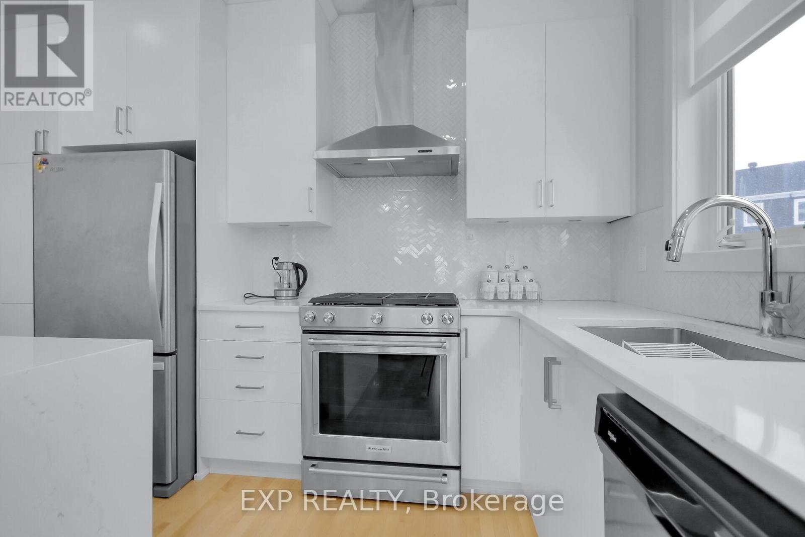 2021 Elevation Road, Ottawa, Ontario  K2J 6W6 - Photo 8 - X12201927