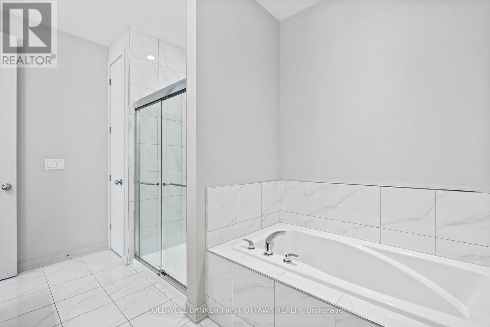 945 Islington Way, Ottawa, Ontario  K1T 0T7 - Photo 28 - X12201956