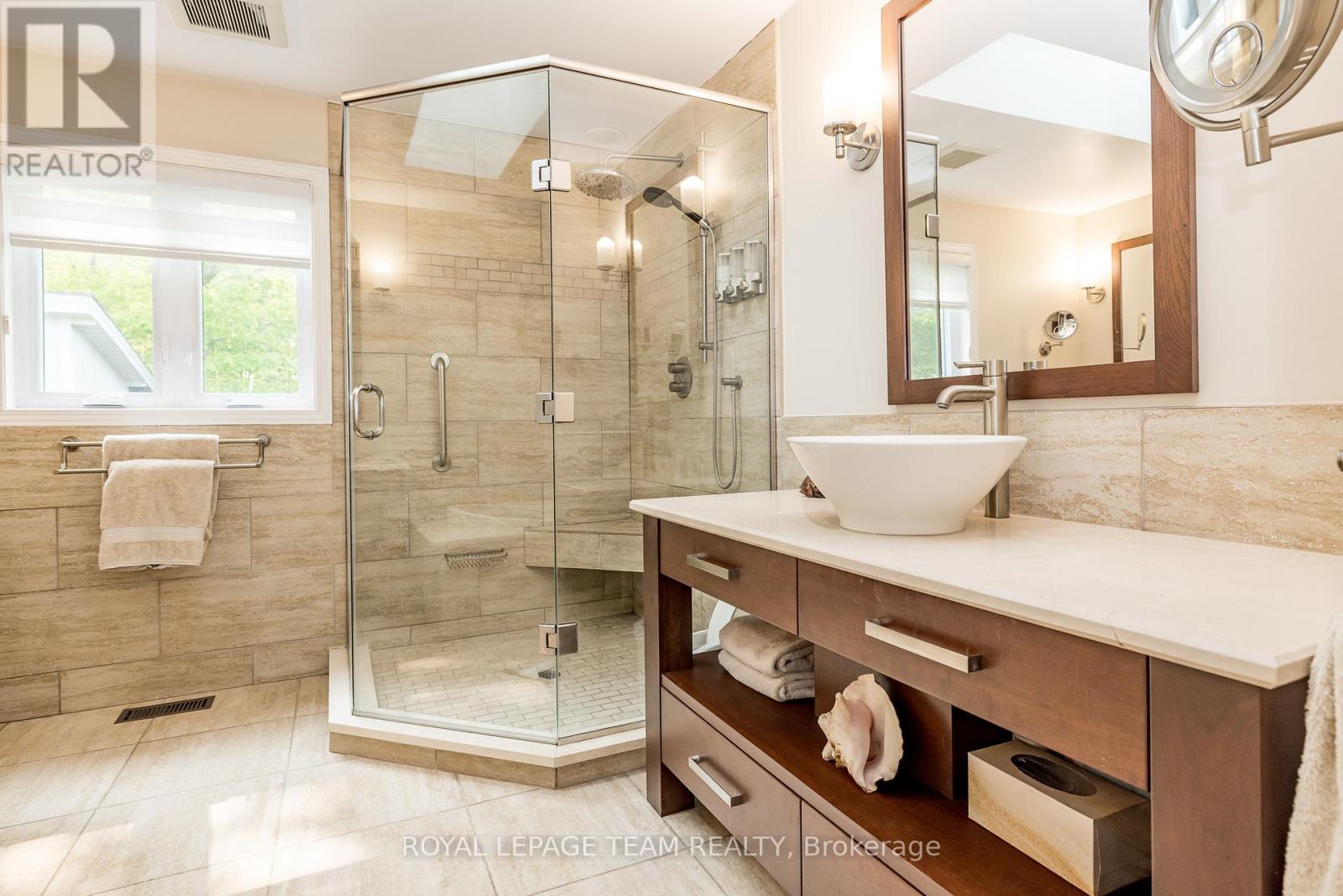 164a Deans Island Road, Rideau Lakes, Ontario  K0G 1E0 - Photo 21 - X12201991