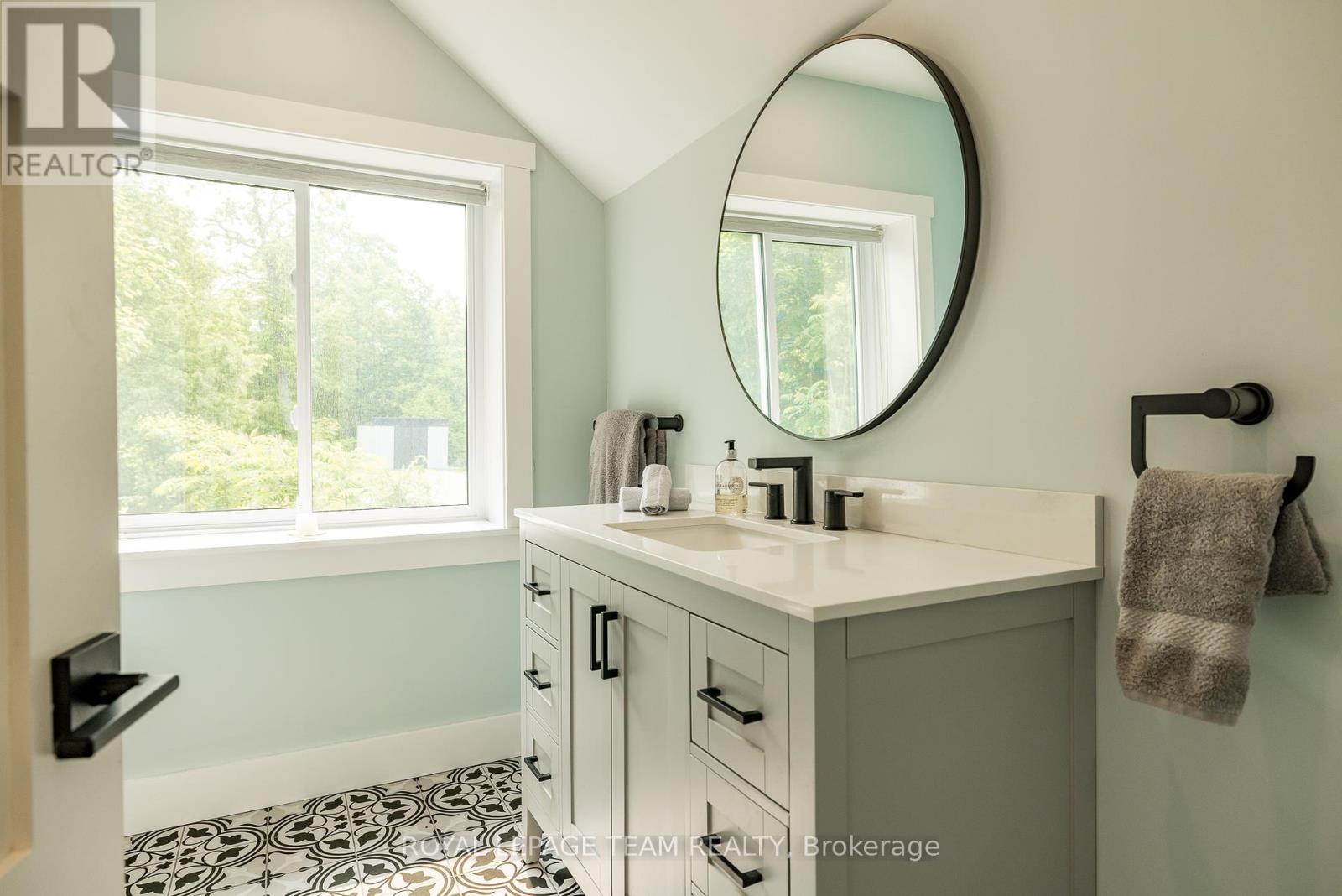 164a Deans Island Road, Rideau Lakes, Ontario  K0G 1E0 - Photo 40 - X12201991