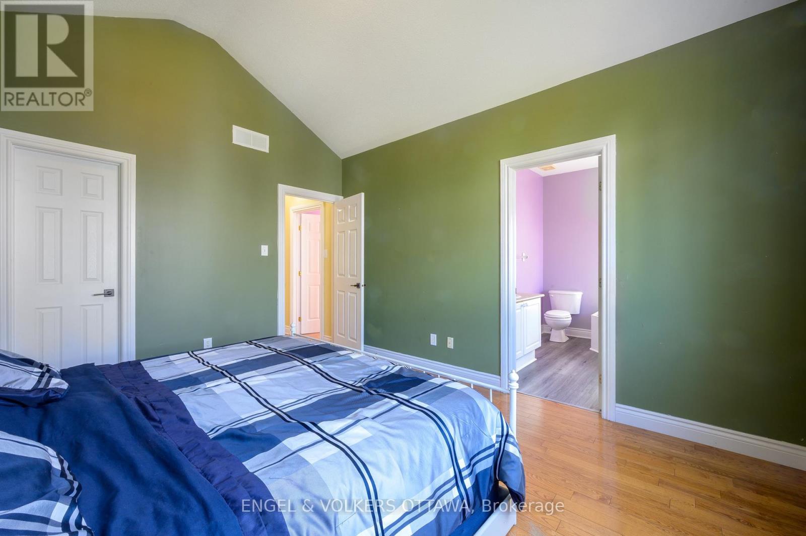 43 Castle Glen Crescent, Ottawa, Ontario  K2L 4G9 - Photo 15 - X12202084