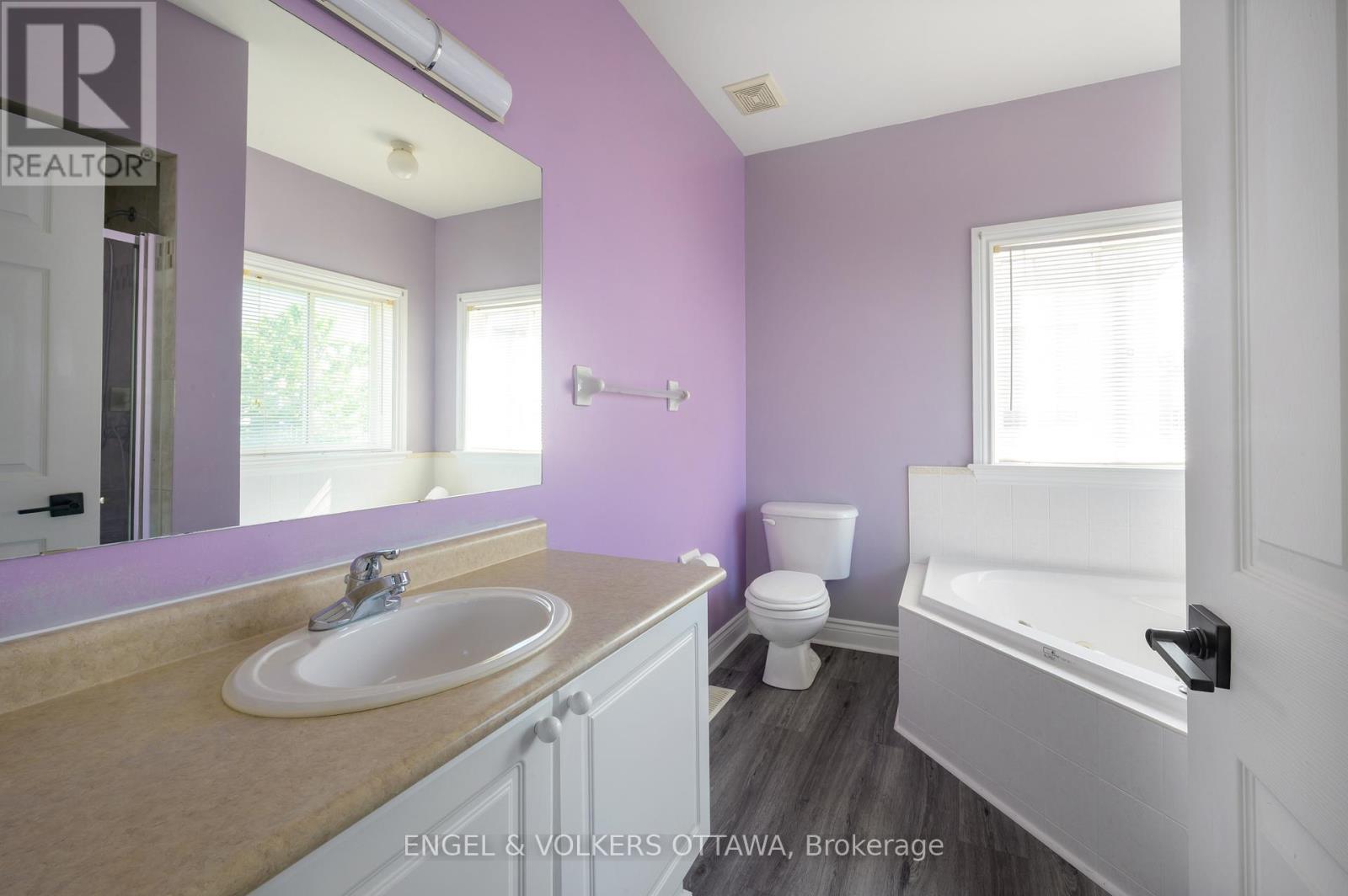 43 Castle Glen Crescent, Ottawa, Ontario  K2L 4G9 - Photo 16 - X12202084
