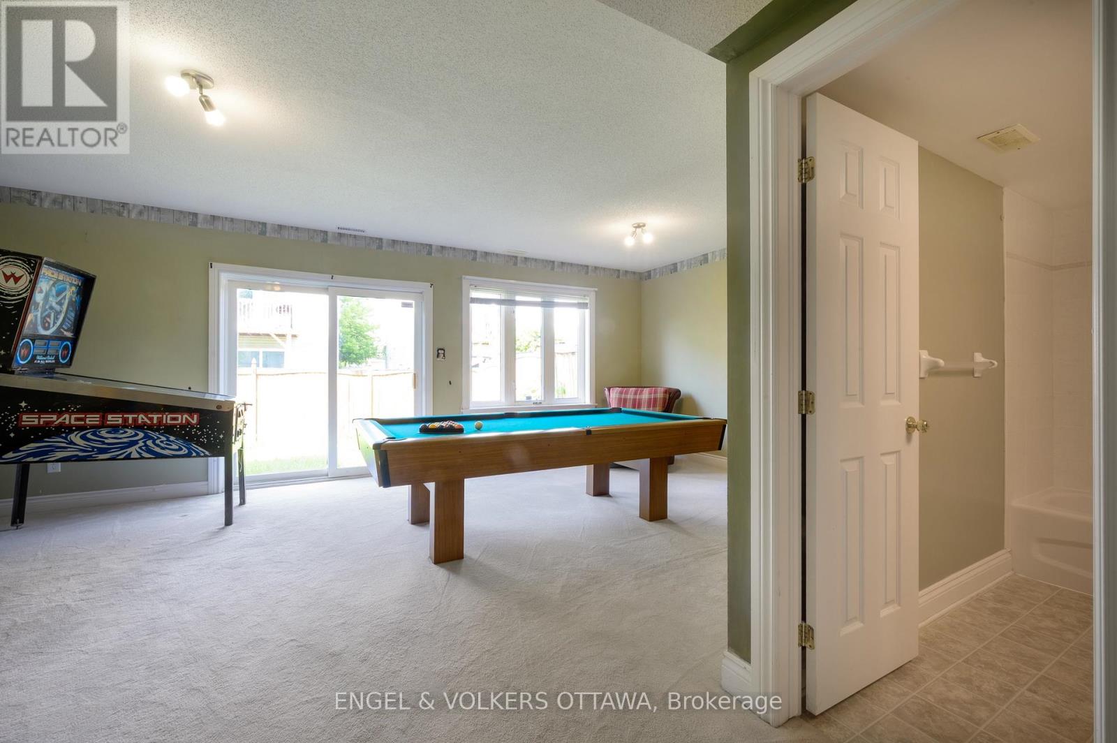 43 Castle Glen Crescent, Ottawa, Ontario  K2L 4G9 - Photo 21 - X12202084