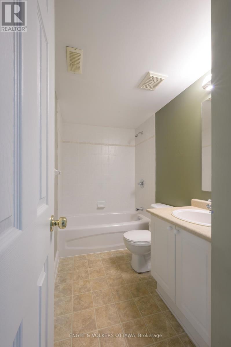 43 Castle Glen Crescent, Ottawa, Ontario  K2L 4G9 - Photo 25 - X12202084