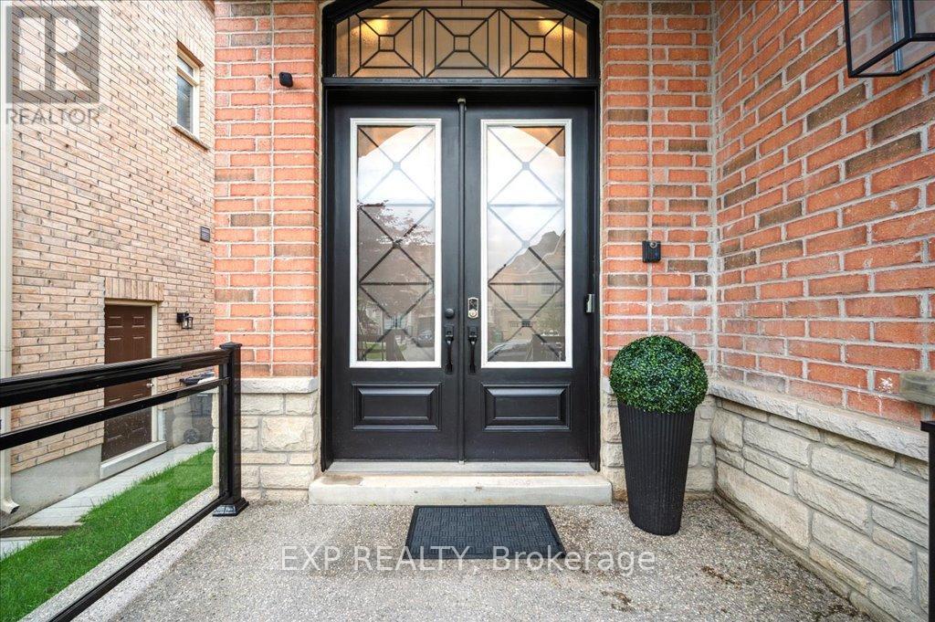 Property at 50 AGINCOURT CIRCLE image 3
