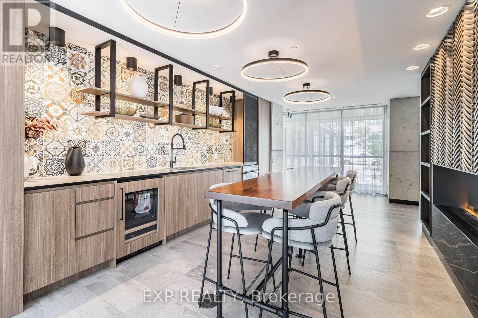 407 - 251 Manitoba Street, Toronto, Ontario  M8Y 0C7 - Photo 5 - W12201786