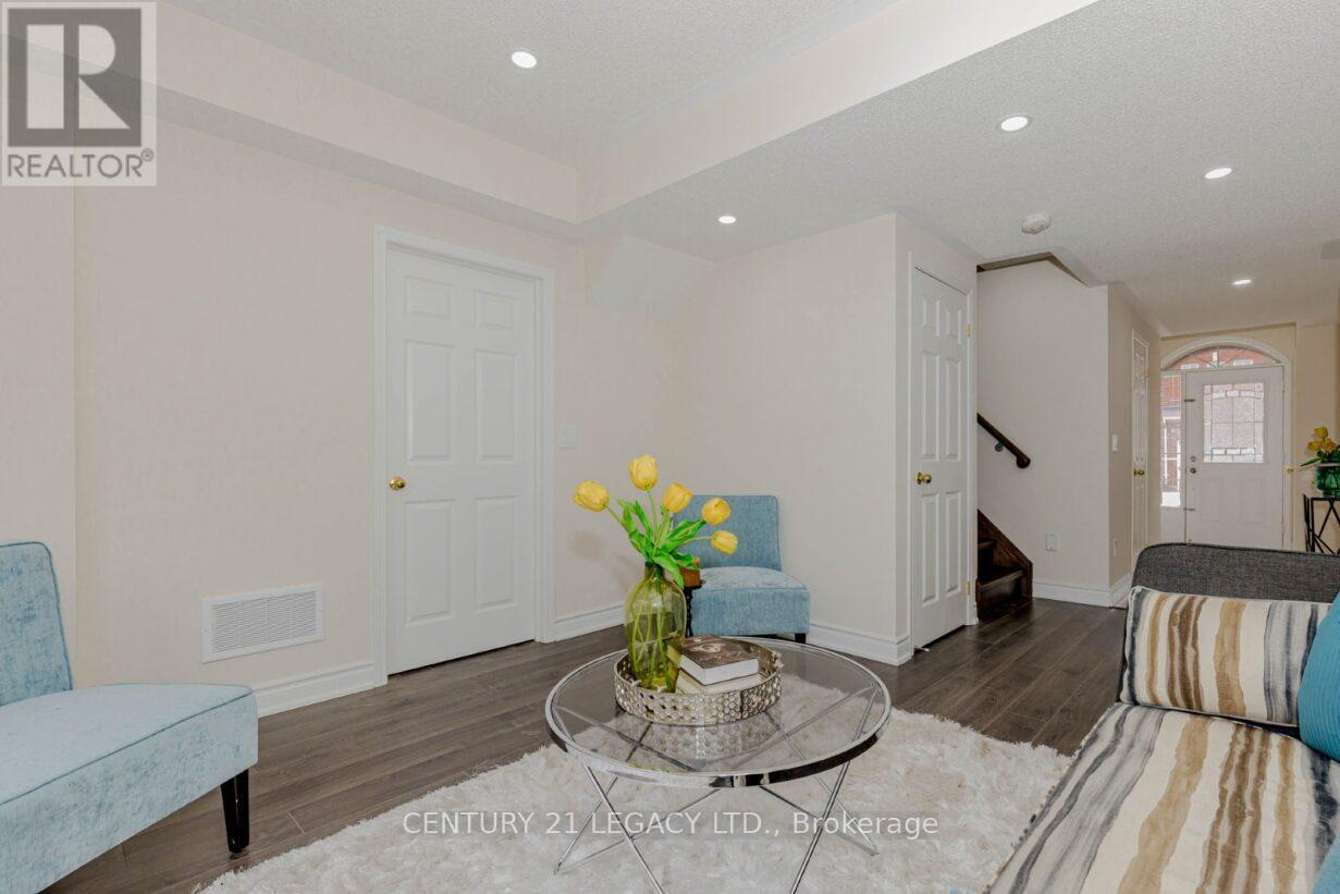 25 Unionville Crescent, Brampton, Ontario  L6P 2Z4 - Photo 10 - W12201787
