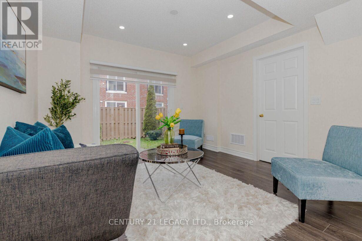 25 Unionville Crescent, Brampton, Ontario  L6P 2Z4 - Photo 6 - W12201787