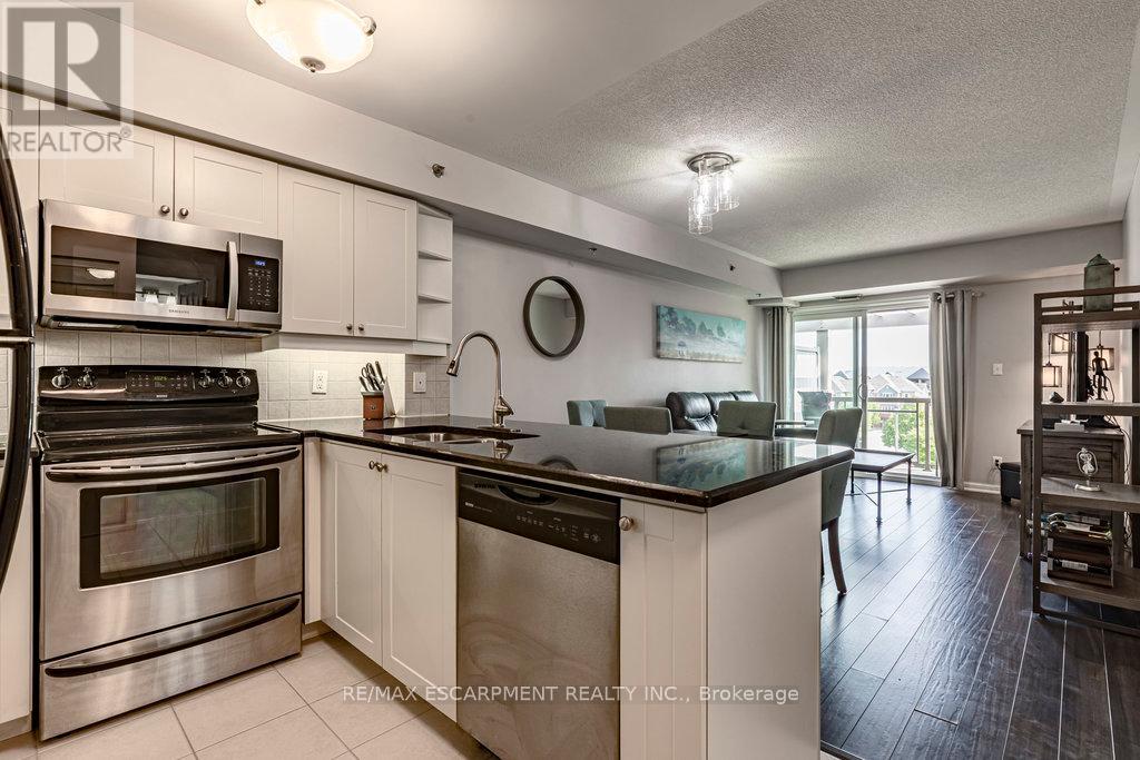 401 - 3070 Rotary Way, Burlington, Ontario  L7M 0H1 - Photo 8 - W12201794