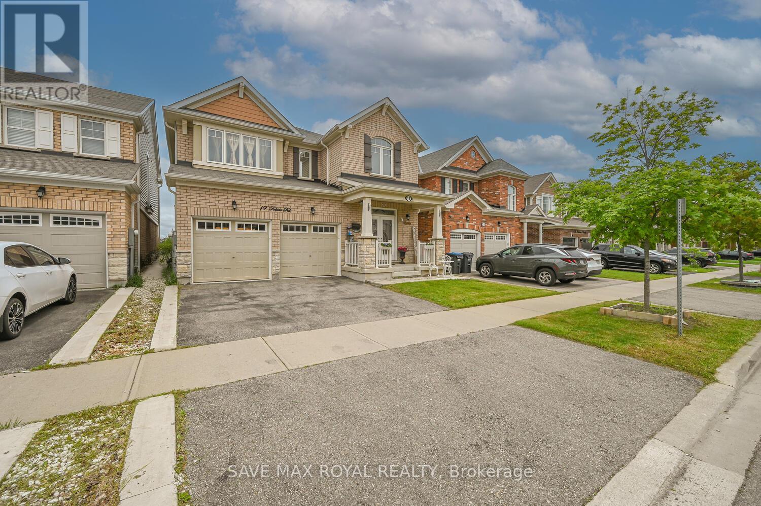 19 Polstar Road, Brampton, Ontario  L7A 4H1 - Photo 2 - W12201840