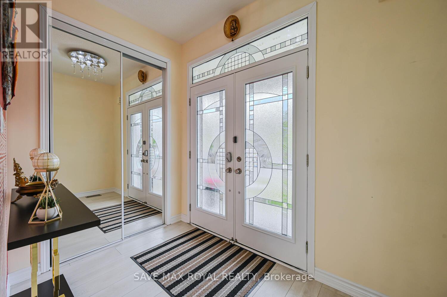 19 Polstar Road, Brampton, Ontario  L7A 4H1 - Photo 5 - W12201840