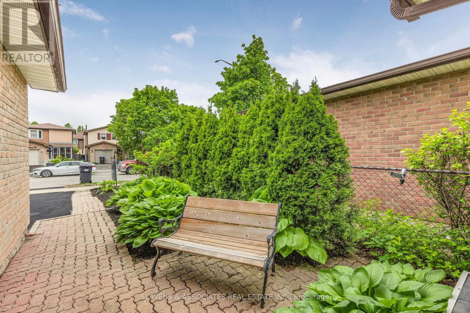 37 Vodden Street W, Brampton, Ontario  L6X 2W6 - Photo 31 - W12201851