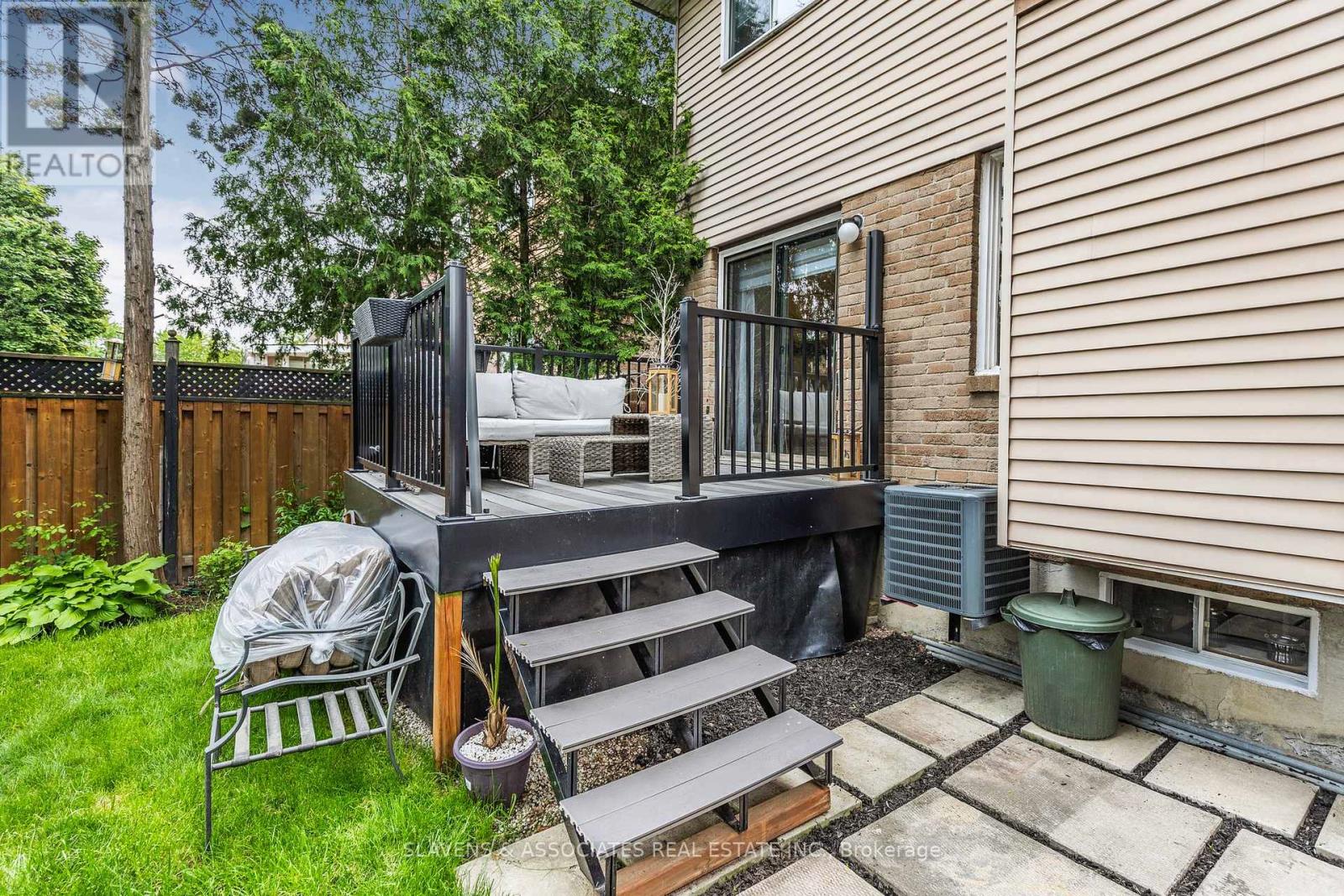 37 Vodden Street W, Brampton, Ontario  L6X 2W6 - Photo 38 - W12201851