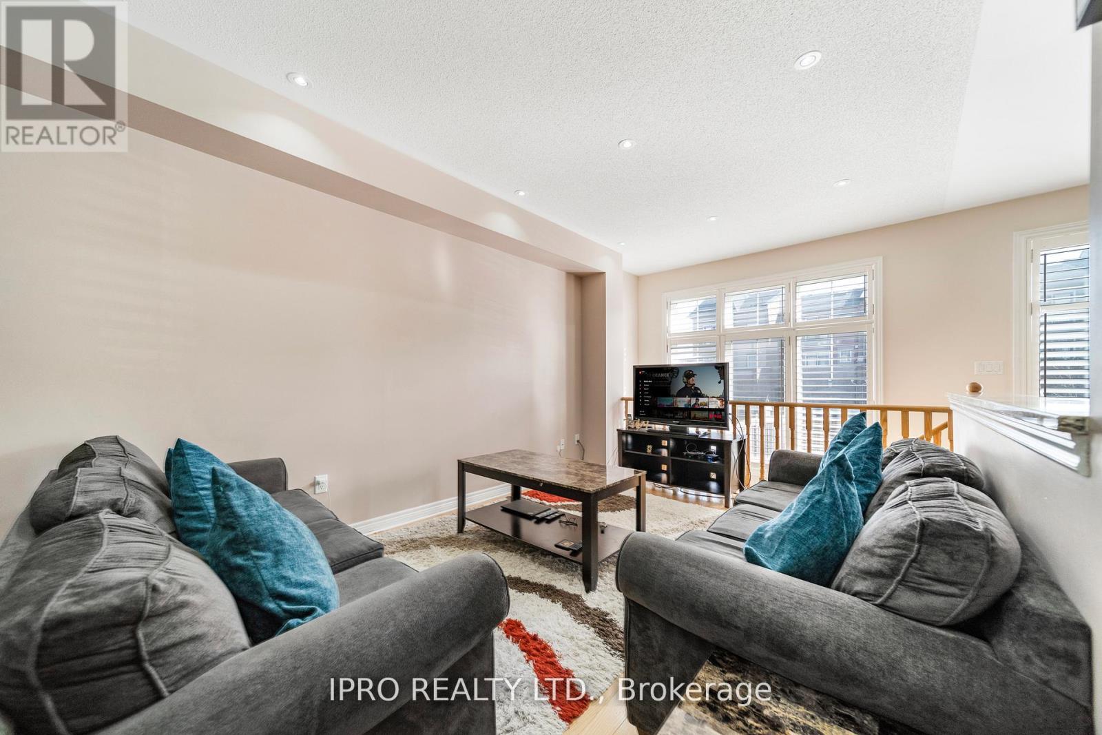 8 Icefall Road, Caledon, Ontario  L7C 3T6 - Photo 12 - W12201864