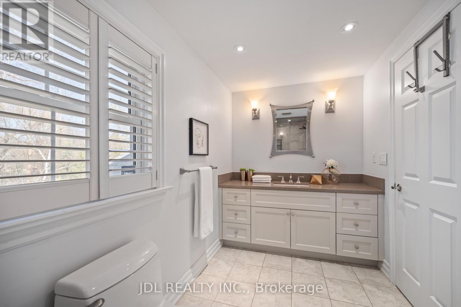 1207 Linbrook Road, Oakville, Ontario  L6J 2L5 - Photo 25 - W12201867