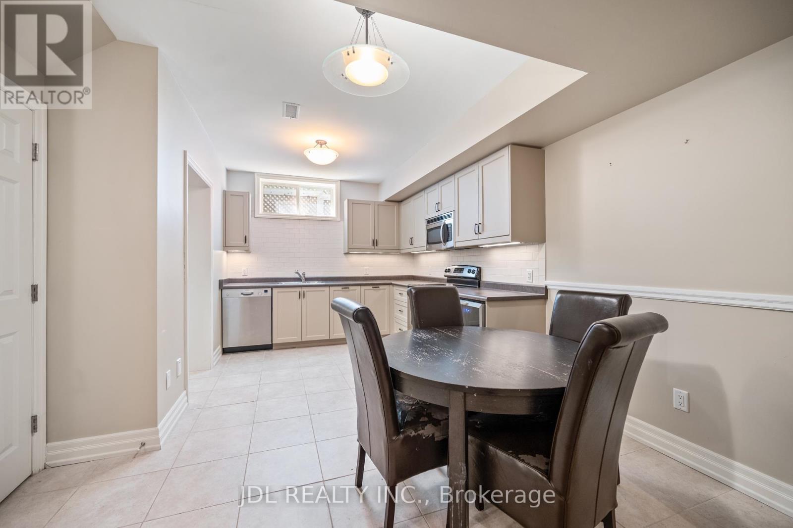 1207 Linbrook Road, Oakville, Ontario  L6J 2L5 - Photo 26 - W12201867