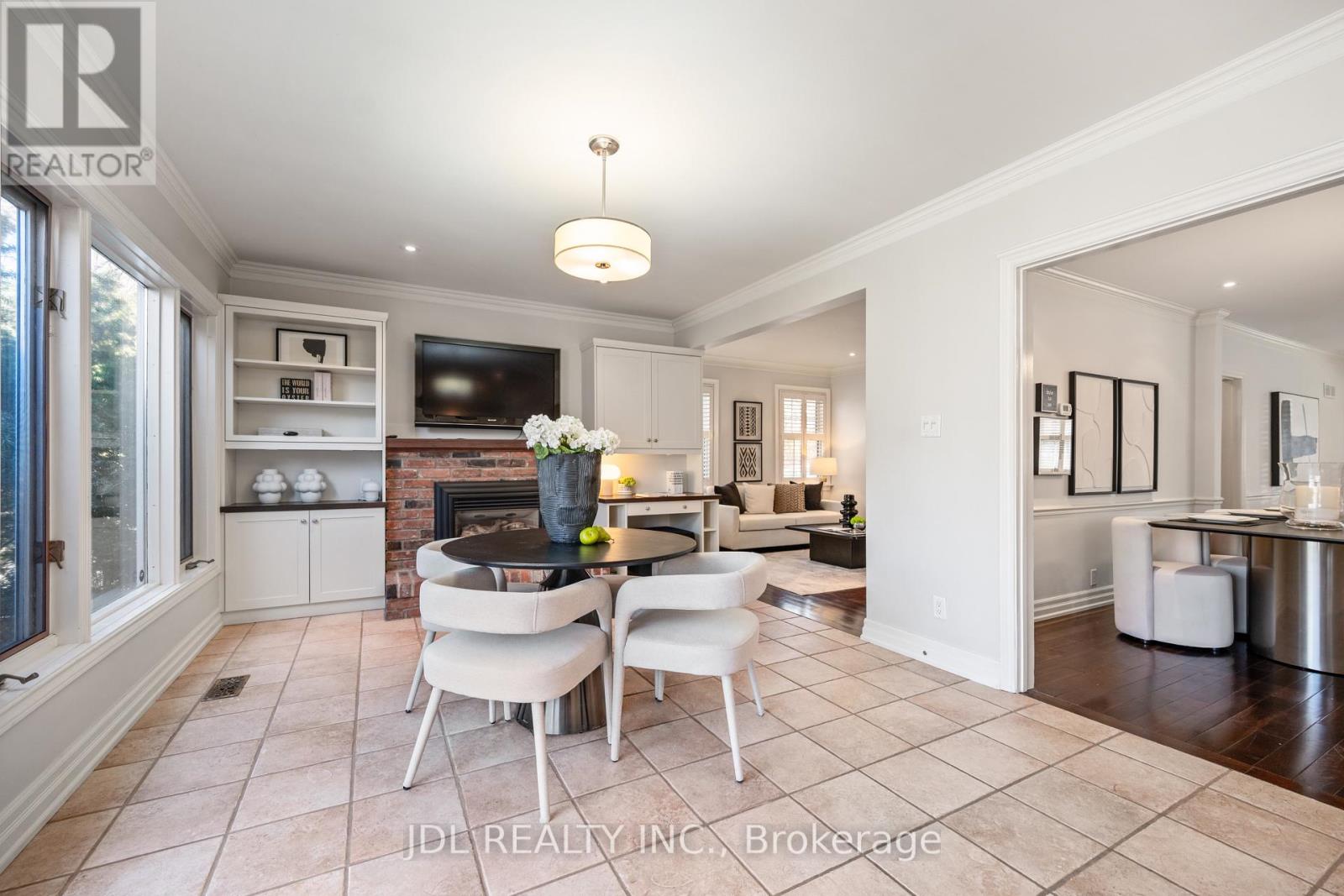 1207 Linbrook Road, Oakville, Ontario  L6J 2L5 - Photo 7 - W12201867
