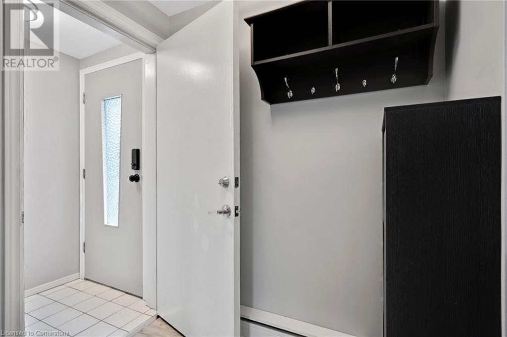 92 Kenwood Drive, Kitchener, Ontario  N2B 3H2 - Photo 2 - 40734202