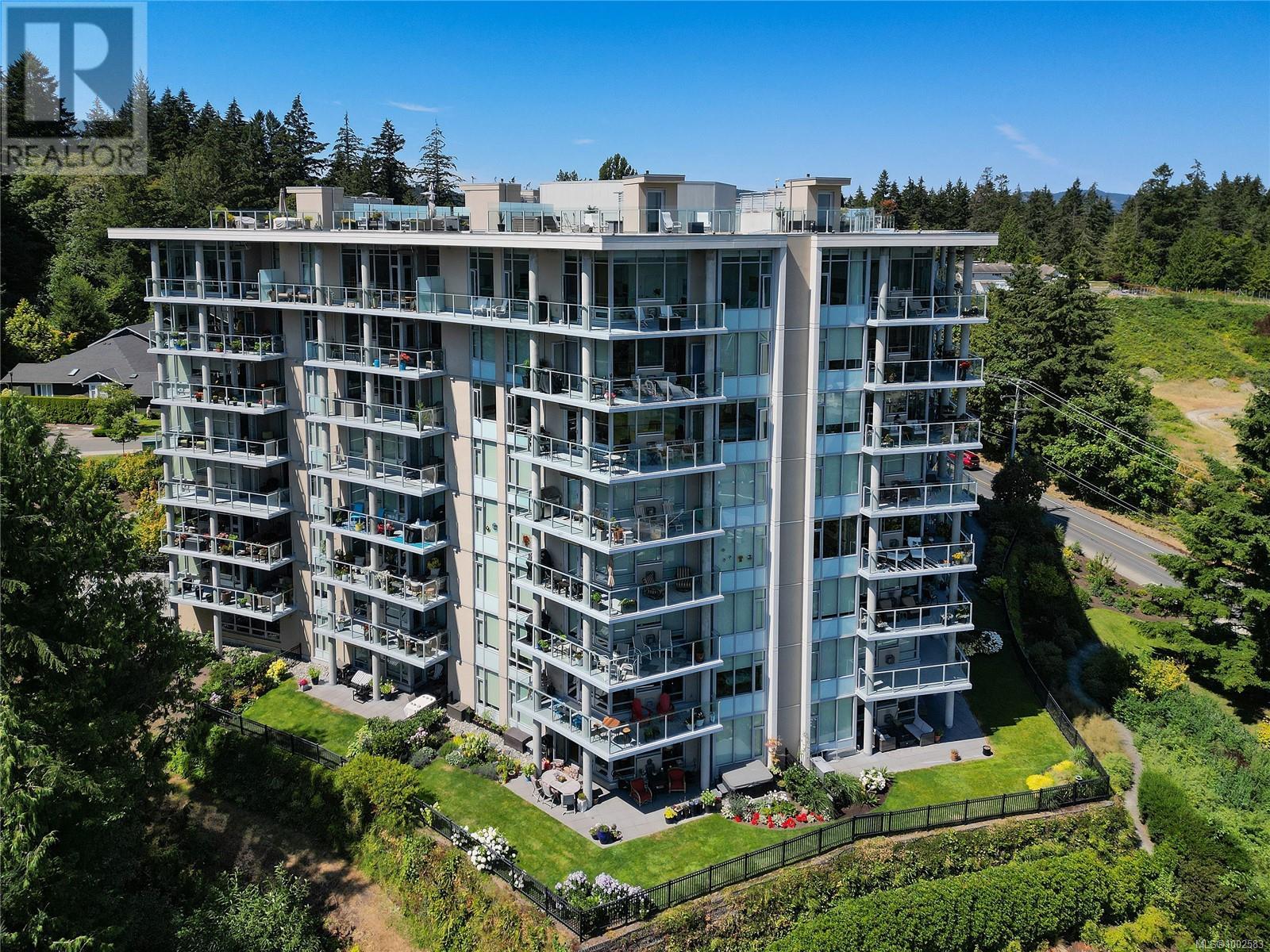 403 5388 Hill Rise Terr, Saanich, British Columbia