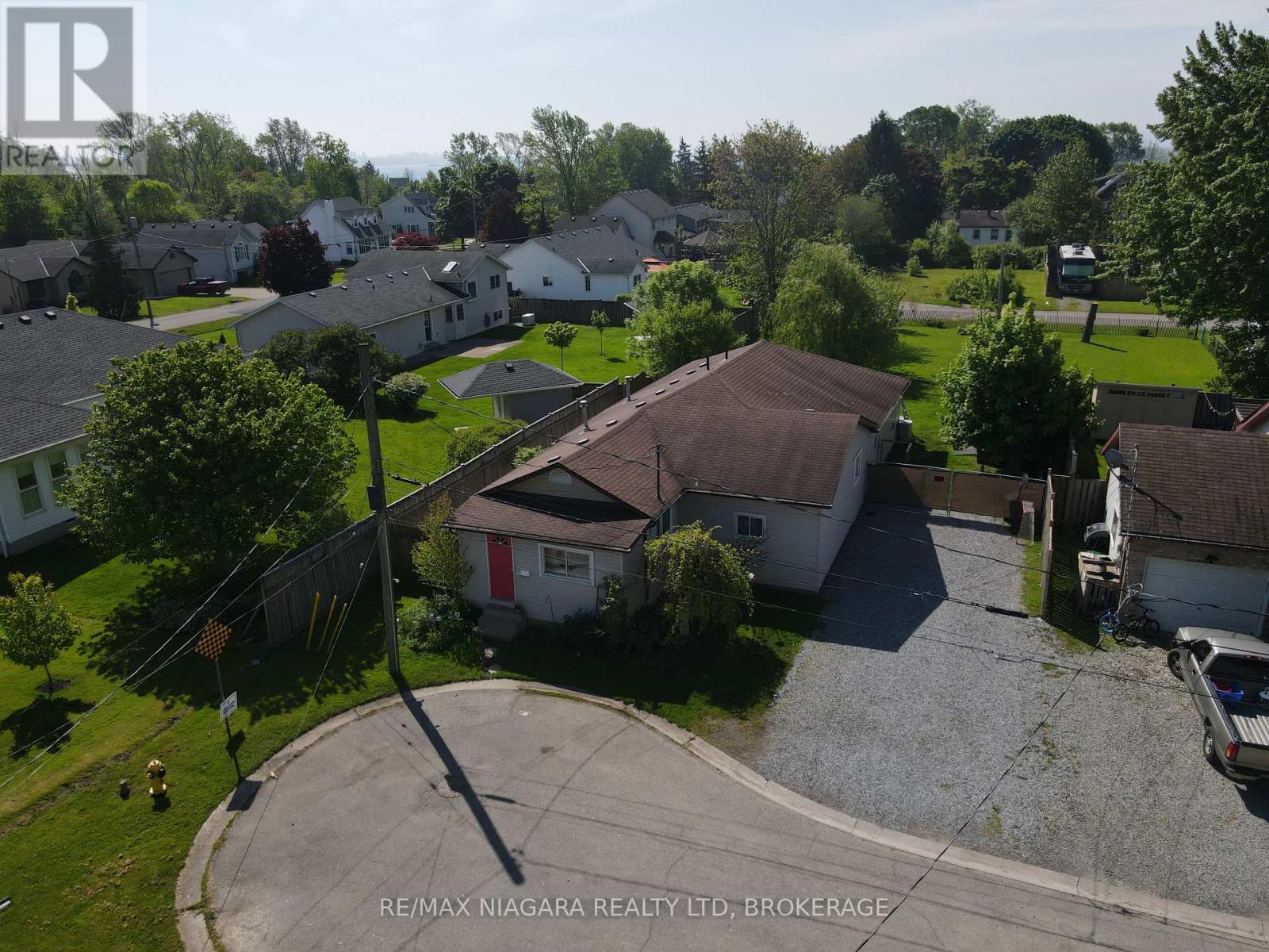 39 Longtent Avenue, Fort Erie, Ontario  L2A 1E2 - Photo 1 - X12198993