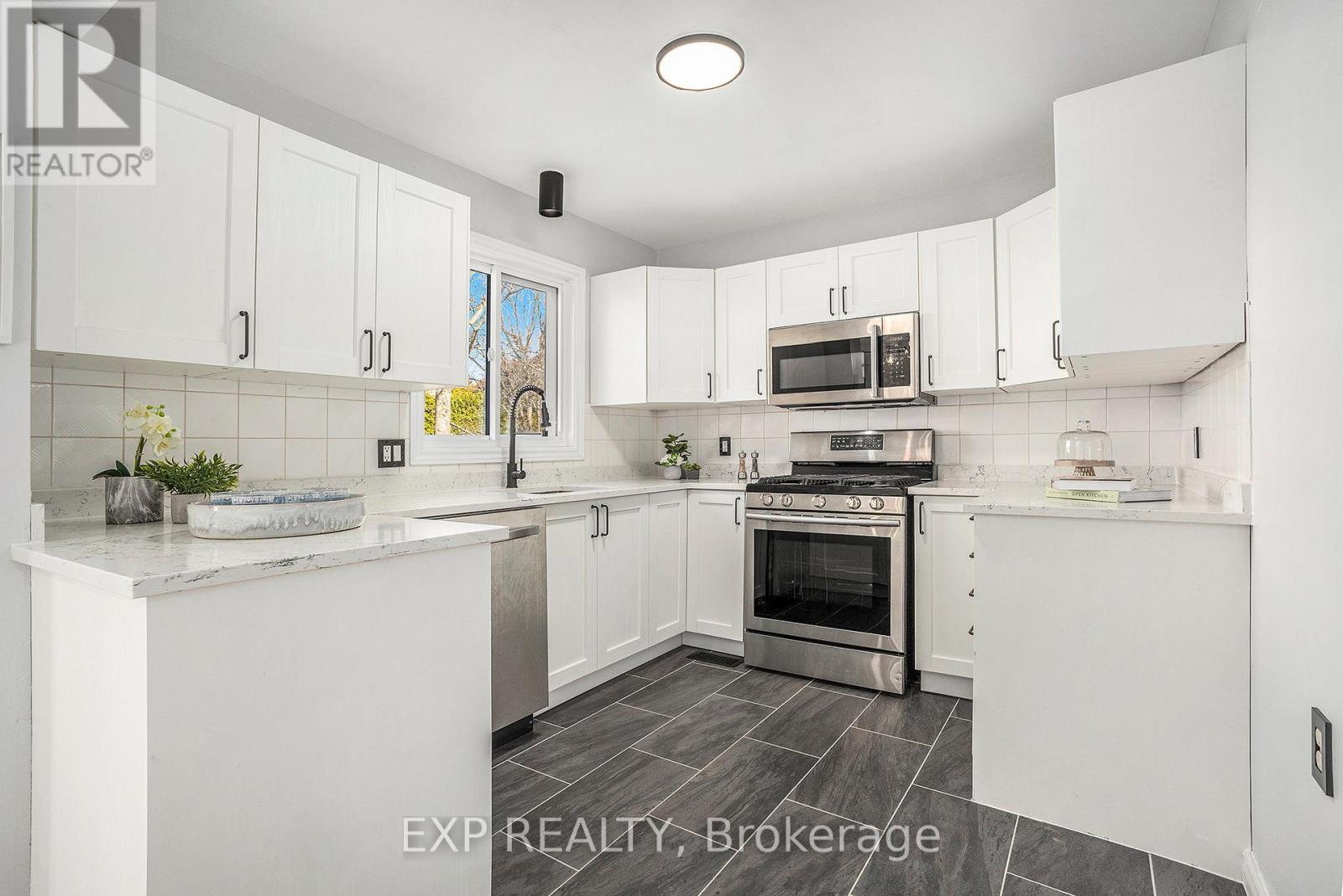 33 Bridle Park Drive, Ottawa, Ontario  K2M 2E2 - Photo 7 - X12016151