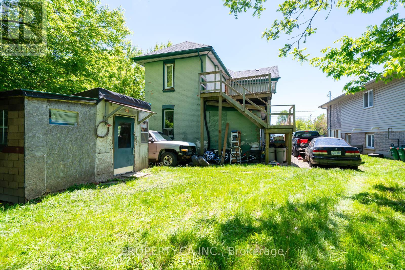 158 Wellington Street, Brant (Brantford Twp), Ontario  N3S 3Y7 - Photo 3 - X12201793