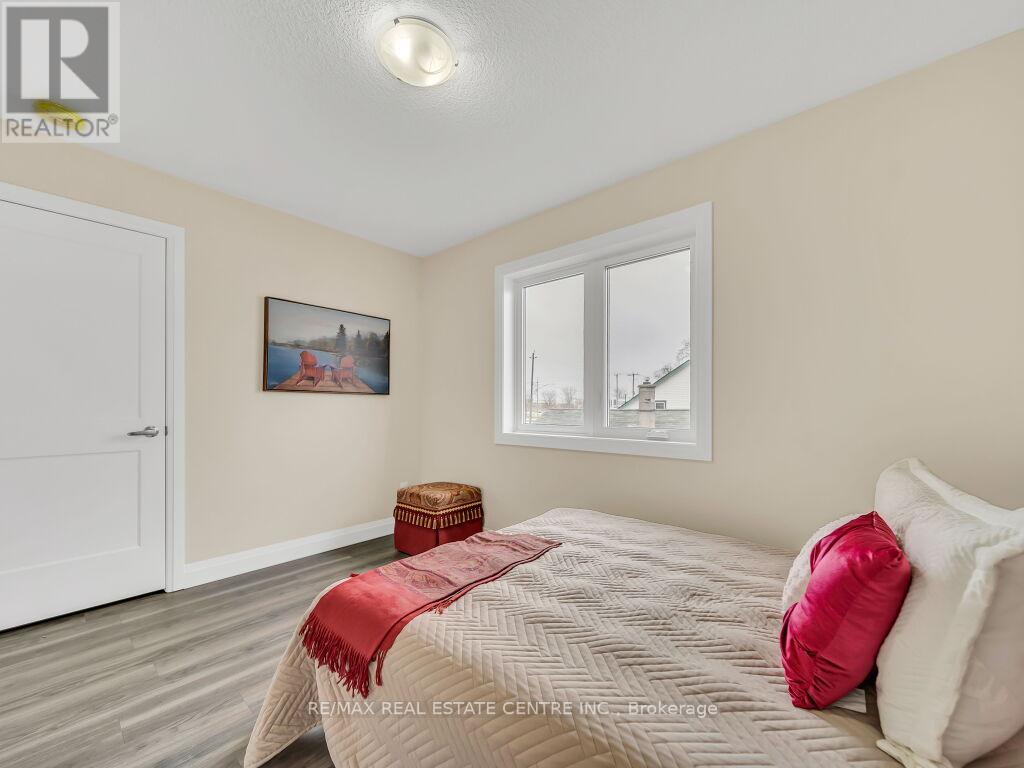 256 King Street W, Ingersoll, Ontario  N5C 2K7 - Photo 33 - X12201871