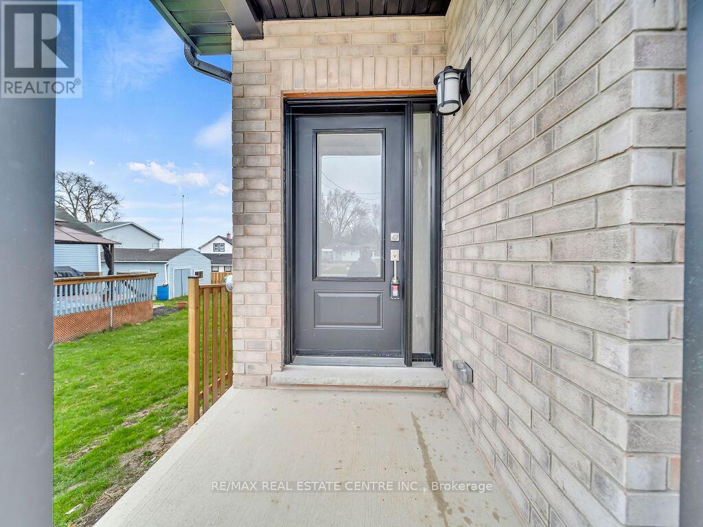 256 King Street W, Ingersoll, Ontario  N5C 2K7 - Photo 7 - X12201871
