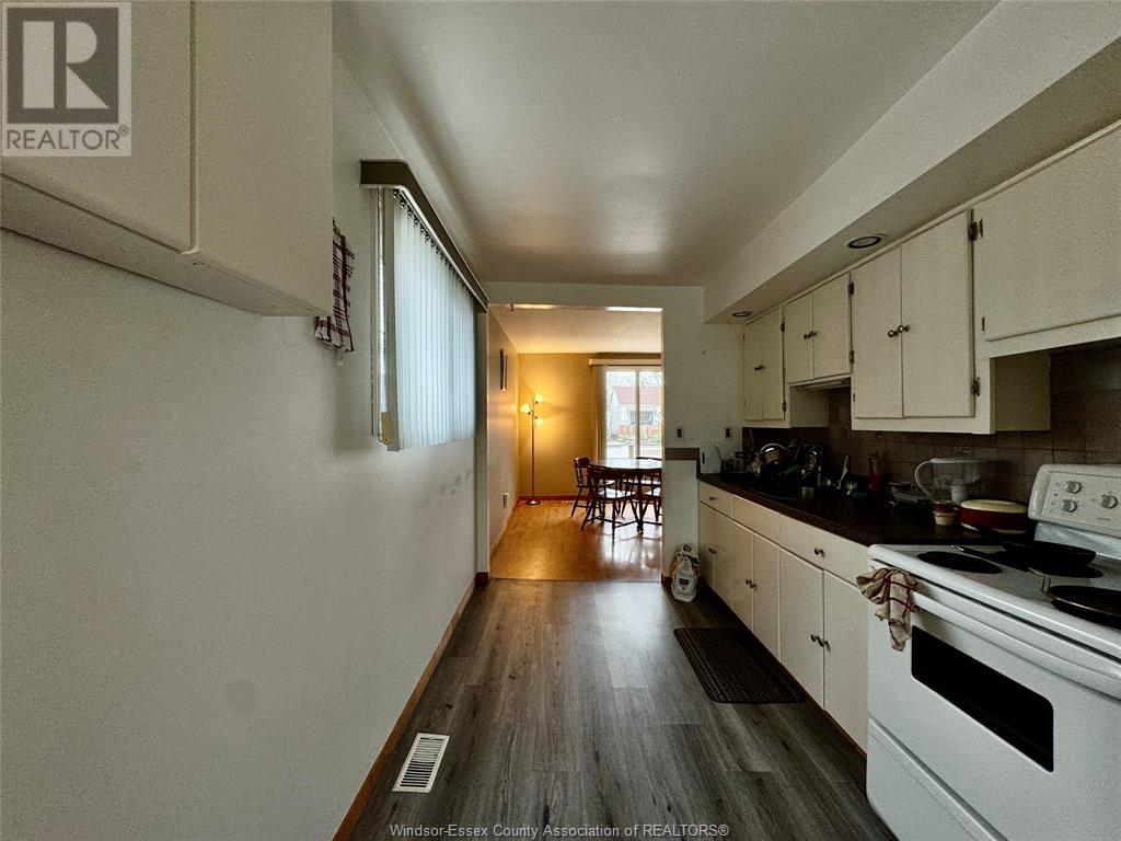3651 Barrymore Lane, Windsor, Ontario  N9C 1V6 - Photo 8 - 25014337
