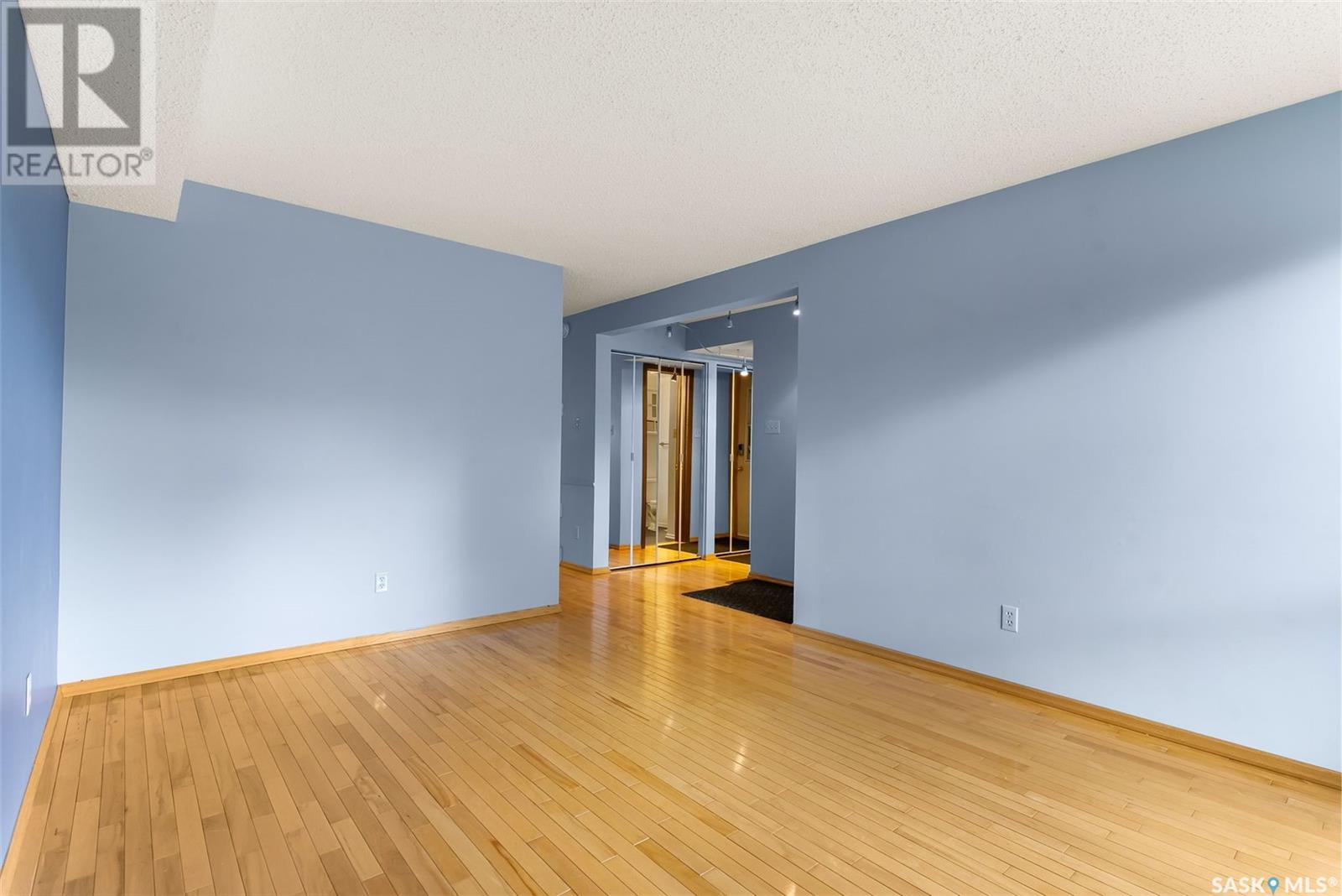 863 Athlone Drive N, Regina, Saskatchewan  S4X 2G7 - Photo 5 - SK008252