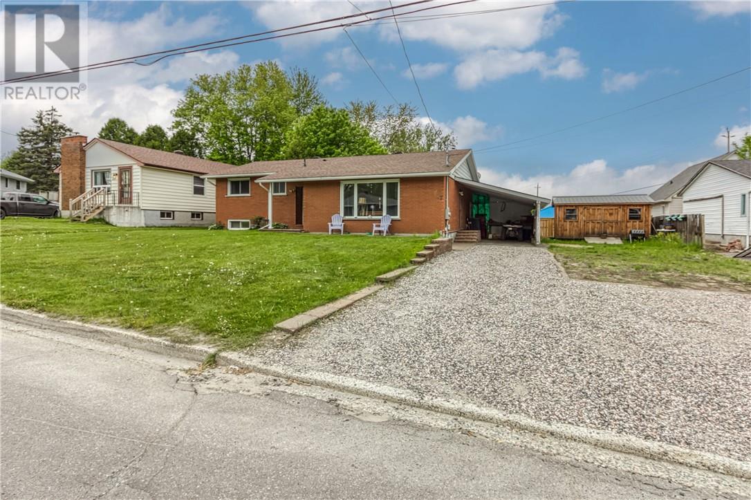 17 Penman Avenue, Garson, Ontario  P3L 1J2 - Photo 2 - 2122746