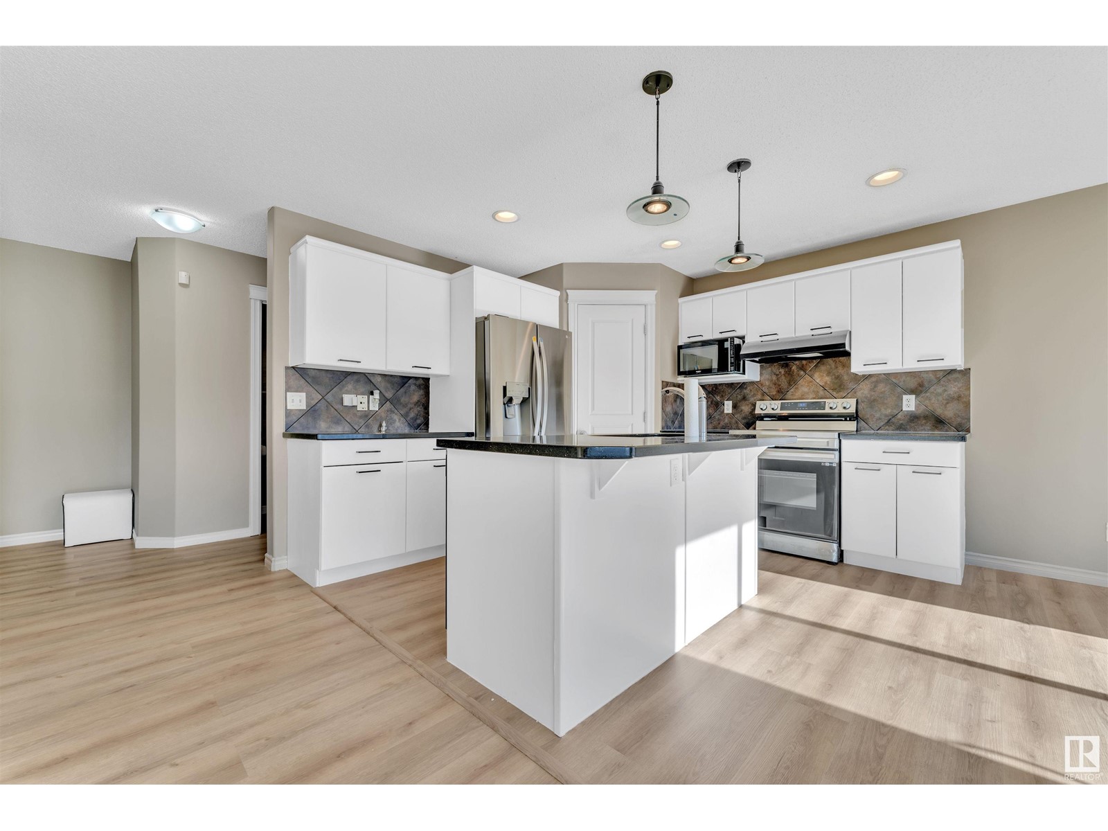 3224 22 St Nw, Edmonton, Alberta  T6T 0A9 - Photo 9 - E4440833
