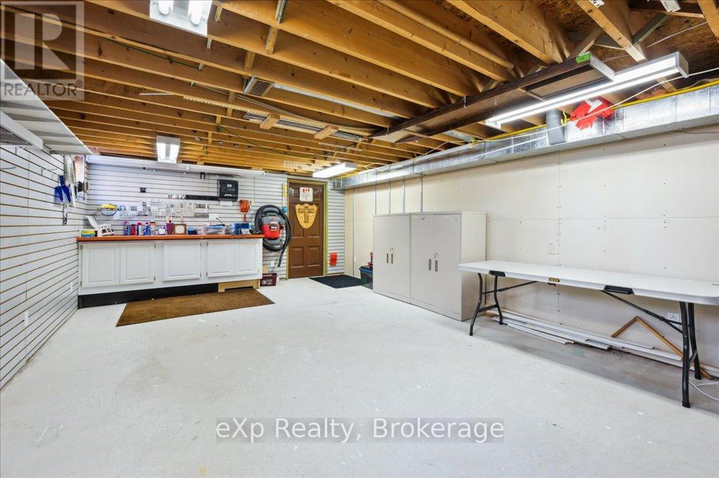 28 Elmhurst Crescent, Guelph (Junction/onward Willow), Ontario  N1H 6C7 - Photo 24 - X12100501