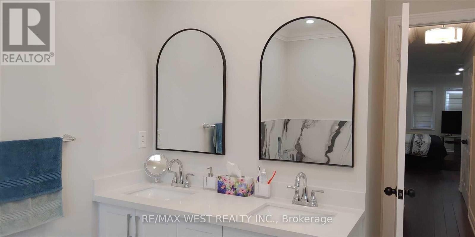 370 Savage Road, Newmarket, Ontario  L3X 1S3 - Photo 23 - N12177428