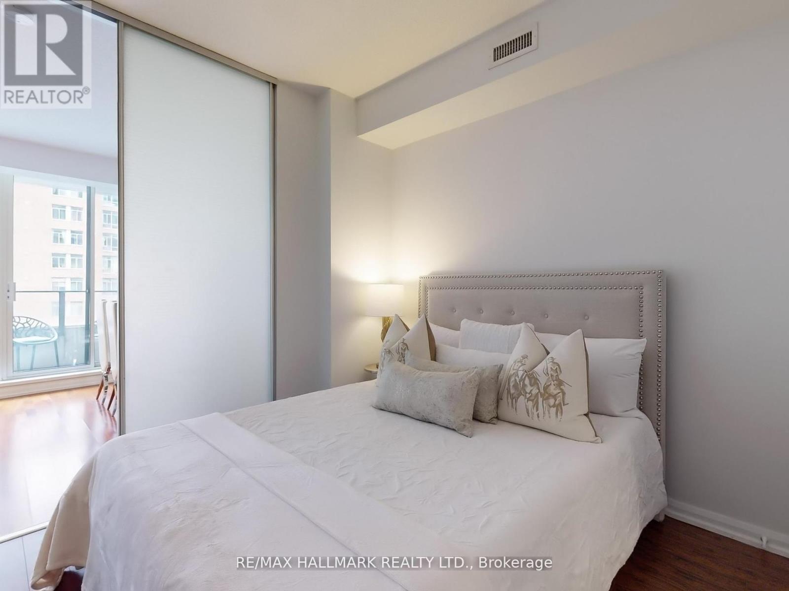 1115 - 111 Elizabeth Street, Toronto, Ontario  M5G 1P7 - Photo 15 - C12201907