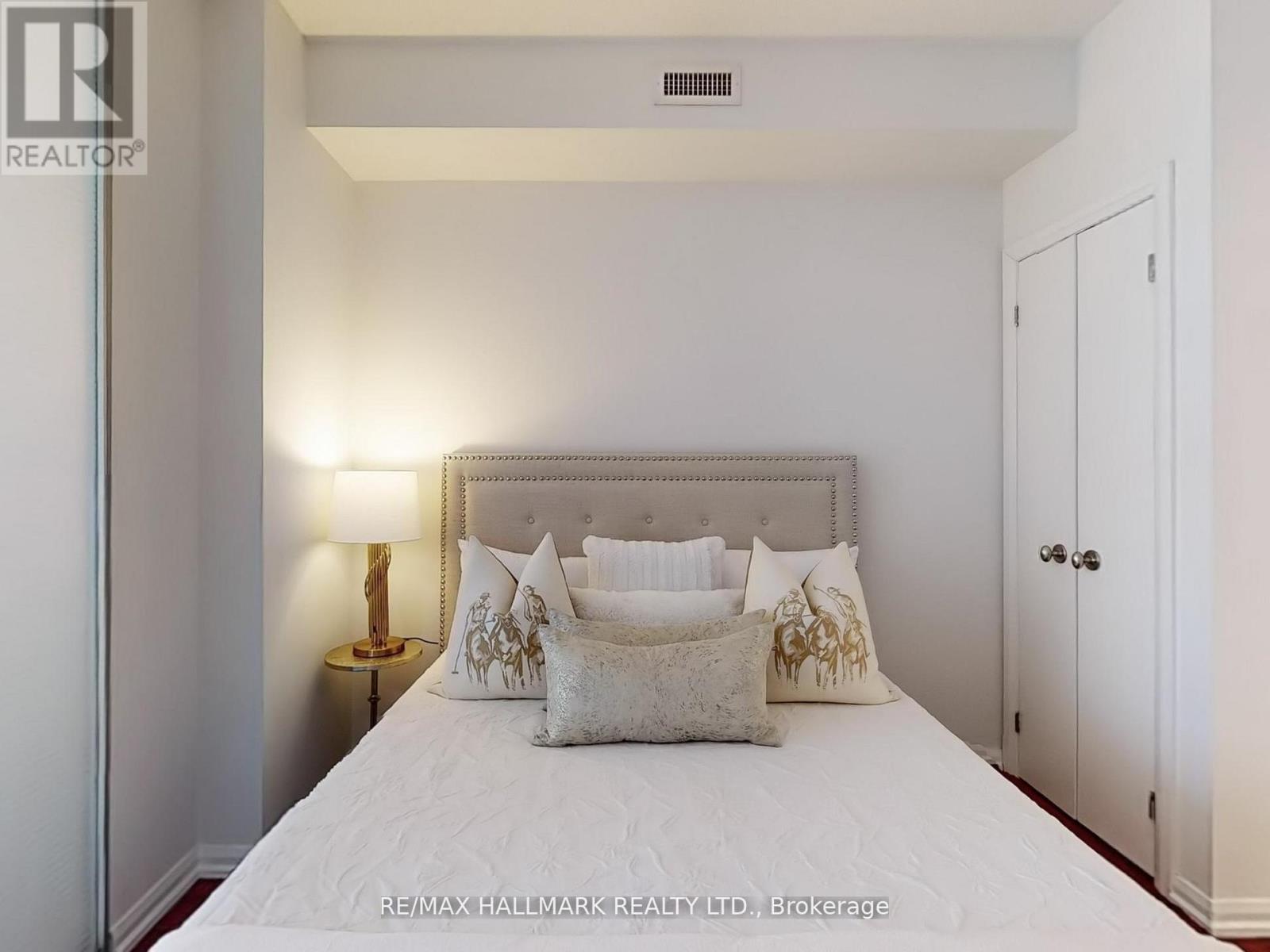 1115 - 111 Elizabeth Street, Toronto, Ontario  M5G 1P7 - Photo 17 - C12201907