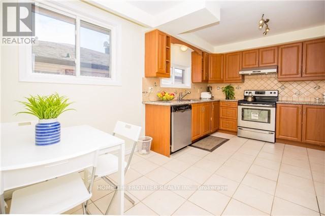 154 Bestview Drive, Toronto (Bayview Woods-Steeles), Ontario  M2M 2Y3 - Photo 6 - C12201990