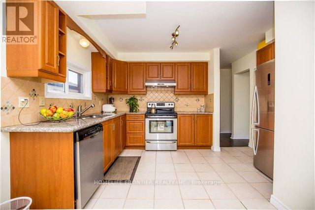 154 Bestview Drive, Toronto (Bayview Woods-Steeles), Ontario  M2M 2Y3 - Photo 7 - C12201990